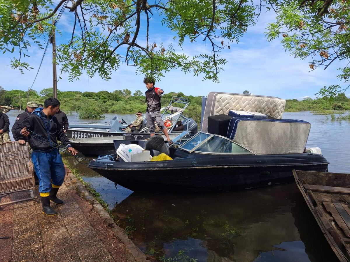 Río Paraná inicia un lento retroceso en la zona de Ayolas
