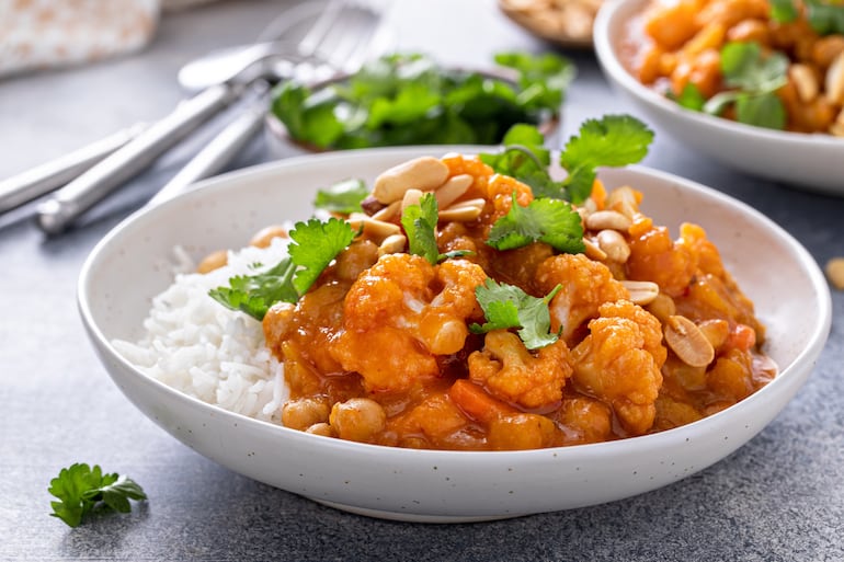 Curry de coliflor y garbanzos.