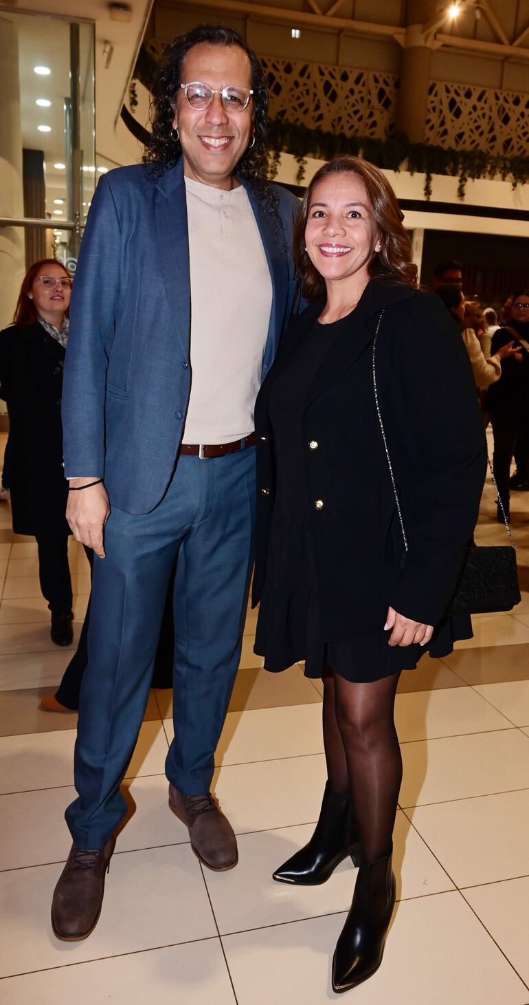 Leo Sobrino y Nora Duarte.