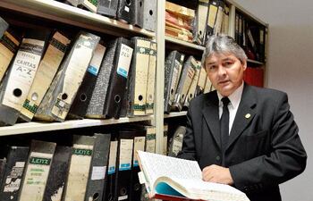 José Agustín Fernández, juez que lideró la intervención del "Archivo del Terror", en Lambaré.