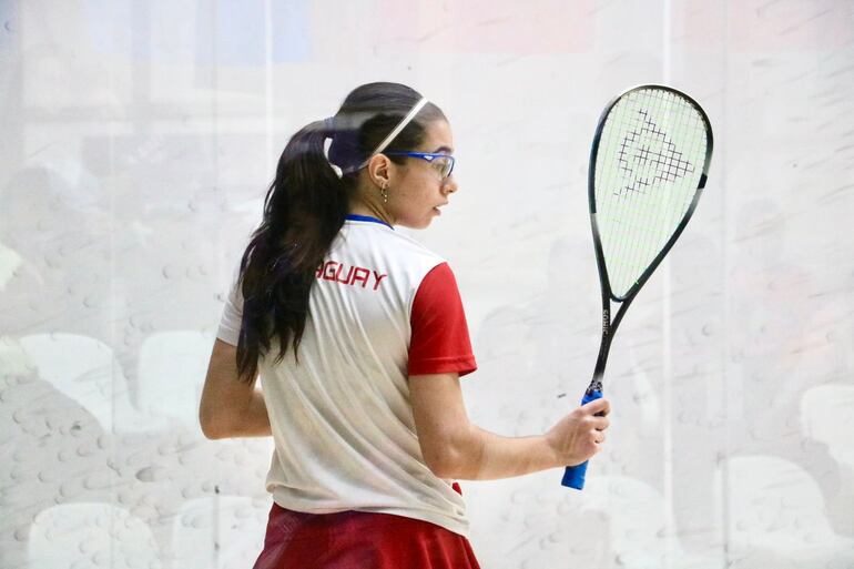 Fiorella Gatti, representante de Paraguay en squash, logró avanzar a la final de los Juegos Panamericanos Junior ASU 2025.