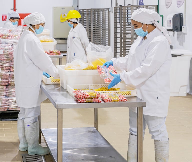 Se priorizan la inocuidad y la calidad en cada proceso alimentario.