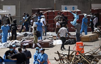 El último balance oficial de fallecidos en Venezuela por el doble terremoto del pasado miércoles deja más de 1.700 muertos, entre tanto organismo internacional mantienen las cifras de desaparecidos en 50.000. Las morgues colapsan.