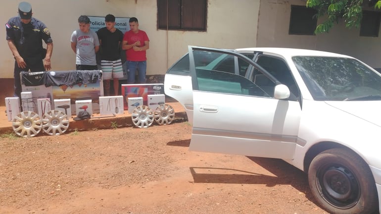 Los sospechosos permanecen detenidos por disposición de la Fiscalía.