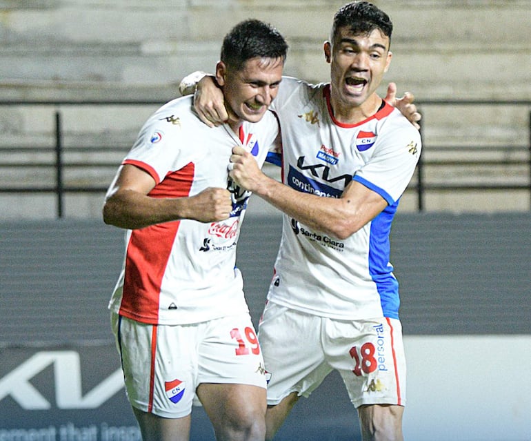 Lucas González celebra un gol.