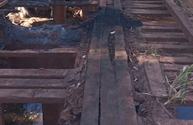 Tras la quema del puente de madera en el Asentamiento San Rafael de Pedro Juan Caballero, intervinieron el MOPC y la Gobernación de Amambay.