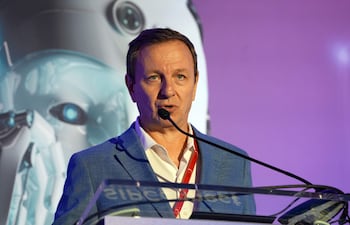 El director ejecutivo de la Sociedad Interamericana de Prensa (SIP), Carlos Lauría, habla durante la inauguración de la conferencia SIPConnect 2026 este miércoles, en Miami, Florida (Estados Unidos).