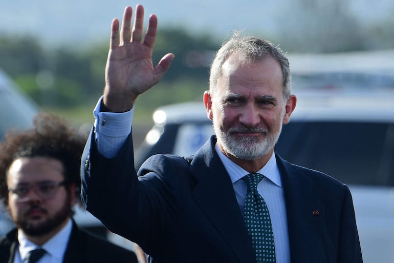 El rey de España, Felipe VI, llega a Costa Rica para la asunción presidencial de Laura Fernández.