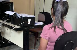 Imputan y piden medidas alternativas para empleada que hurtó un corpiño de la concejal municipal.