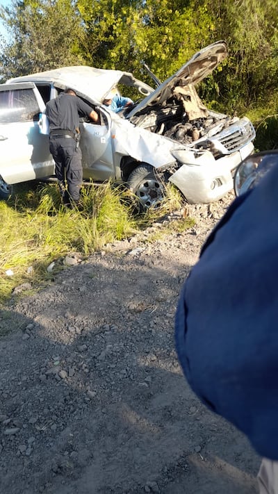 Asi quedó el automóvil en el que circulaba la víctima fatal, Fernando Anibal Dejesús Romero, quien recibió un disparo calibre 22 en el pecho.