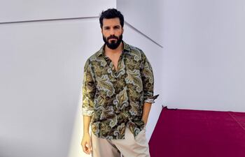 El actor turco y estrella televisiva Serkan Çayoglu, protagonista de la serie 'Mehmed: el Sultán de las Conquistas', durante su paso por el festival de cine de El Gouna, Egipto.