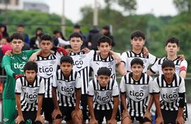 Los gumarelos siguen sumando de a tres