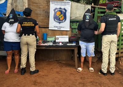 Marcelo Saúl Merlos Orrego, un hombre que ya cuenta con un amplio historial policial, y Brenda Giselle Gómez Velázquez, fueron aprehendidos tras un allanamiento en Ypané.