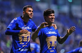 El paraguayo Robert Morales, futbolista de Pumas, celebra un gol en el partido frente a Puebla por la sexta fecha del torneo Clausura 2026 de la Liga MX en el estadio Cuauhtémoc, en Puebla, México.