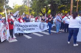 Sindicalistas se manifiestan hoy por el Día del Trabajador.