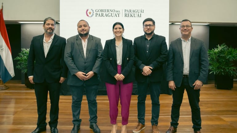 A inicios del Gobierno de Peña, Villaverde se mostraba como parte del “staff”.