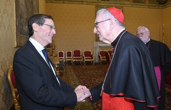 El secretario de Estado Vaticano, Pietro Parolin recibe al presidente israelí, Isaac Herzog.