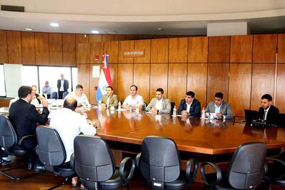 De 11 concejales que  denunciaron al intendente Tomás Olmedo (ANR), solo dos comparecieron