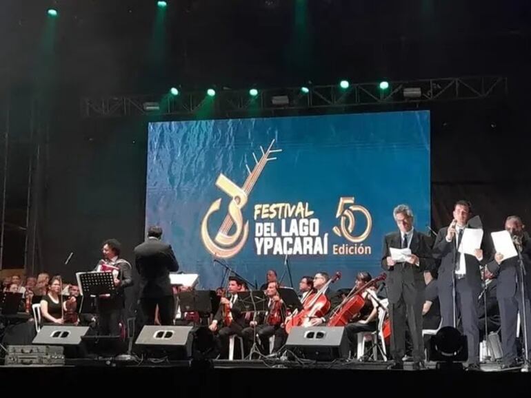 En la noche central de la 51 ° edición del Festival del Lago Ypacaraí homenajearán a José Asunción Flores.