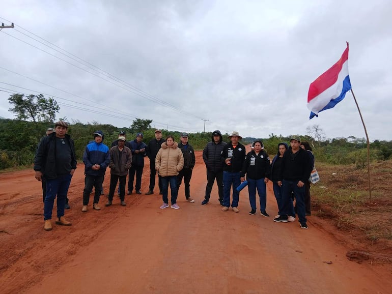 Instalan carpa de resistencia en San Pablo: ante la ausencia de respuestas concretas por parte de las autoridades nacionales, los manifestantes decidieron fortalecer las medidas de fuerza.