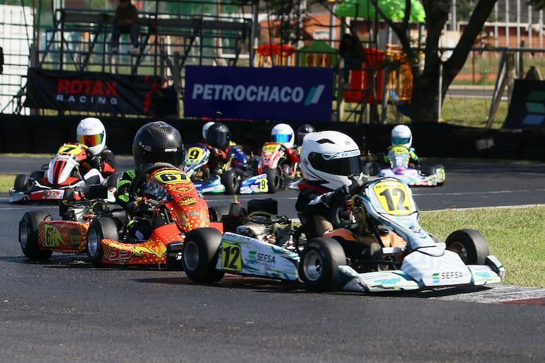 Emocionantes carreras se vivieron en la categoría Semillero. Ignacio "Kiki" Maune (12) fue el mejor durante el fin de semana.