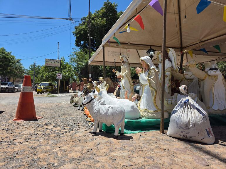 Existen pesebres que casi cobran forma a tamaño humano.