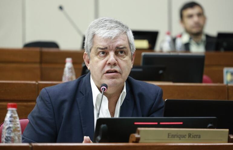Enrique Riera, senador y futuro ministro del Interior, anunció a sus colaboradores.