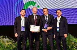 Directivos de Comampar dieron la bienvenida a Éxito Súper Mayorista.
