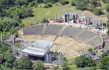 El Anfiteatro José Asunción Flores normalmente reúne a 20.000 personas para este tipo de conciertos. Por lo que realizar un evento en pleno operativo Caacupé será muy complicado dicen las autoridades policiales.