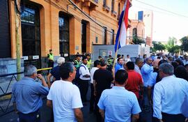 En principio, están registrados para dejar el Ministerio de Economía un total de 141 funcionarios.