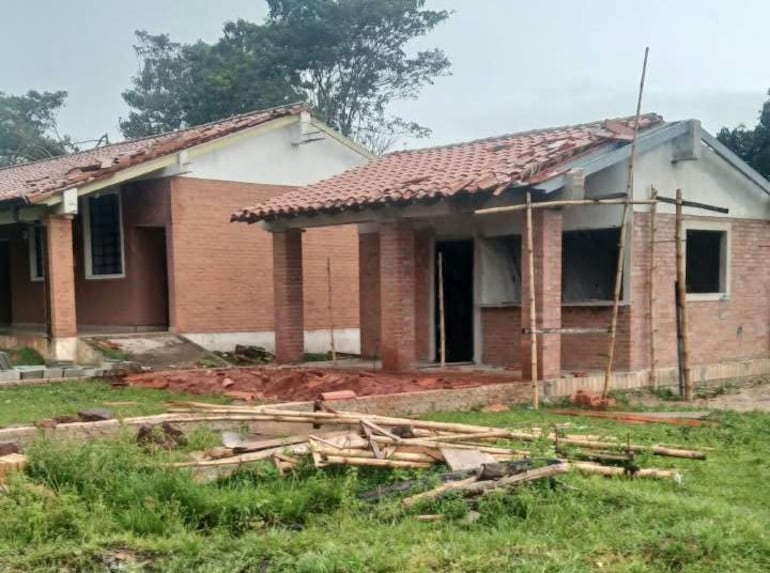 La comunidad educativa reclama a las autoridades la reparación del local escolar