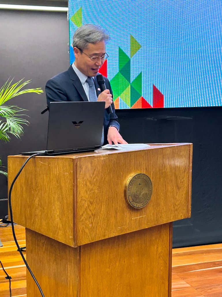La sesión inaugural sumó el acompañamiento del embajador de la República de China (Taiwán), Iván Y. J. Lee.