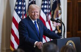 Washington (United States), 29/01/2025.- US President Donald Trump speaks before signing the Laken Riley Act in the East Room of the White House in Washington, DC, USA, 29 January 2025. The law, named after a Georgia student murdered by an undocumented immigrant is the first bill of the second Trump administration. EFE/EPA/JIM LO SCALZO / POOL