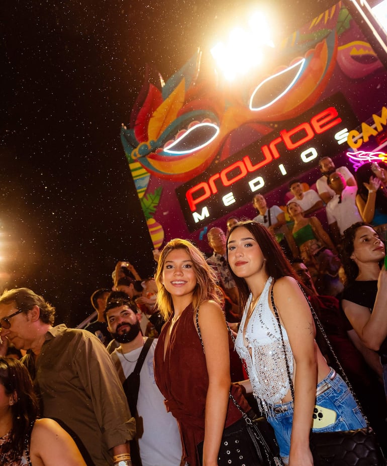 El Camarote Prourbe es uno de los espacios más exclusivos del Carnaval encarnaceno.