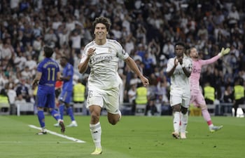 MADRID, 14/05/2026.- El delantero del Real Madrid Gonzalo García celebra su gol durante el partido de la jornada 36 de LaLiga que Real Madrid y Real Oviedo disputan este jueves en el estadio Santiago Bernabéu. EFE/Juanjo Martín