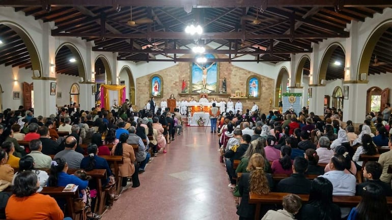 Multitud de fieles recibió la espada de San Miguel Arcángel en Guairá.