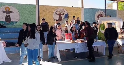 l Día Nacional del Folklore Paraguayo se celebra cada 22 de agosto. La fecha fue establecida de forma oficial por la Ley N.º 6864 para honrar las tradiciones, creencias y expresiones populares que forman la identidad del pueblo. El término "folklore" recuerda el aniversario de cuando la palabra fue usada por primera vez en