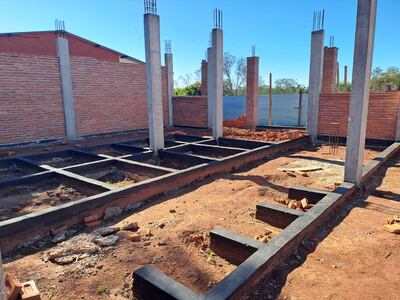 La obra paralizada corresponde al Colegio Nacional Mcal. Francisco Solano López, de Itacurubí del Rosario