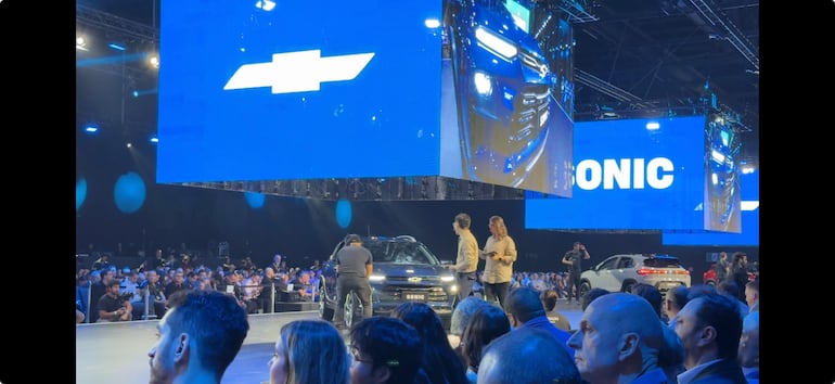 El equipo de ABC Negocios formó parte del evento, donde GM presentó al modelo como un SUV urbano de estilo coupé.