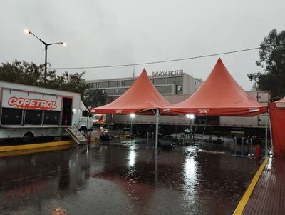 Desde horas de la madrugada está cayendo lluvia intermitente en la ciudad de Encarnación, donde se disputa el Petrobras Rally del Paraguay.