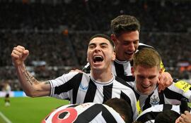 Miguel Ángel Almirón (30 años) fue clave para la victoria del Newcastle sobre el Wimbledon.