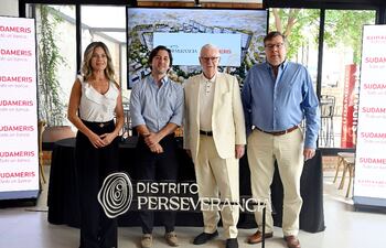 Gabriela Tomé, Pedro Zuccolillo, Conor McEnroy y Jerónimo Nasser.