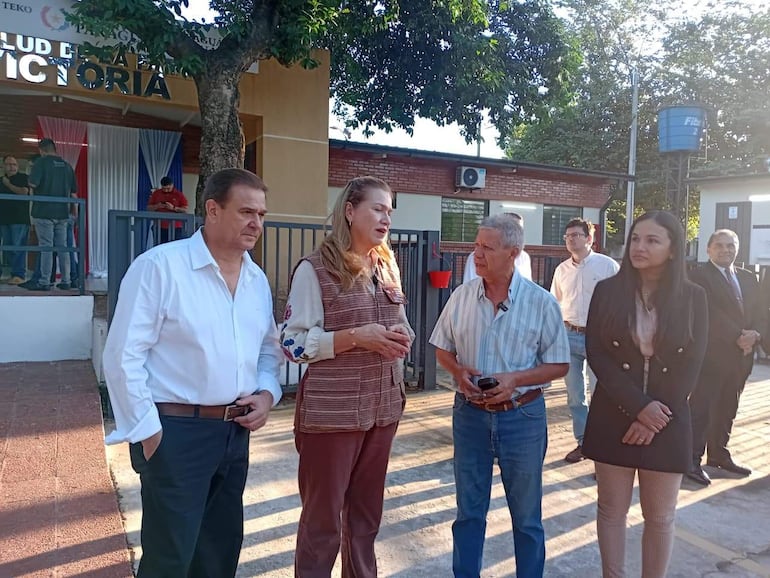 La “solución” de la ministra de Salud a las USF abandonadas: que la comunidad se “empodere”