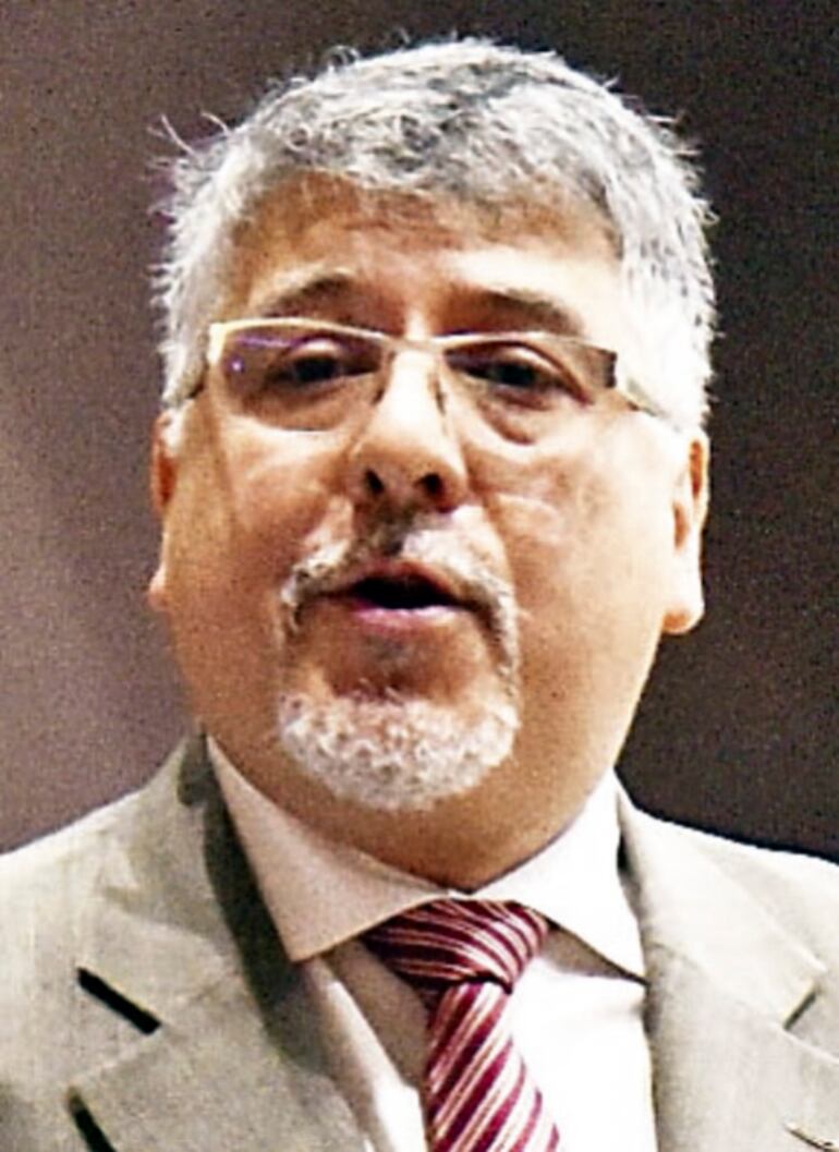 Victorio Oxilia Dávalos, exsecretario general de Olade.