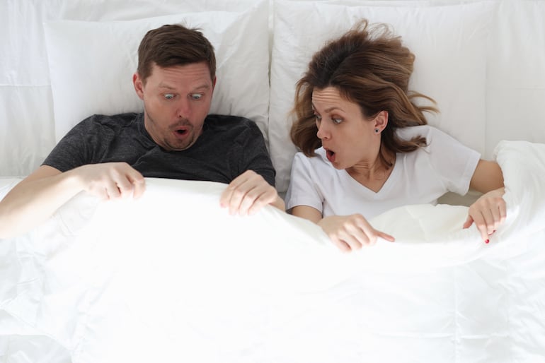 Para algunas parejas, un pene grande no es “suerte”, sino una fuente de dolor, ansiedad o evitación del sexo. ¿Qué hacer?