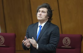 Fotografía del 17 de septiembre de 2025 que muestra al presidente de Argentina, Javier Milei, durante un discurso en el Palacio Legislativo en Asunción (Paraguay).