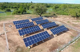 En Lagerenza, a 820 Km de Asunción, el PTI-PY instaló y luego actualizó un sistema de energía solar para abatecer a base militar.