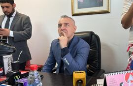 Daniel Centurión, diputado por Asunción colorado disidente, planteó posicionarse como Cámara de Diputados tras renuncia de Óscar "Nenecho" Rodríguez.