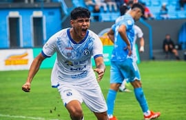 Ángel Aguayo llega al 2 de Mayo proveniente de Sol de América.