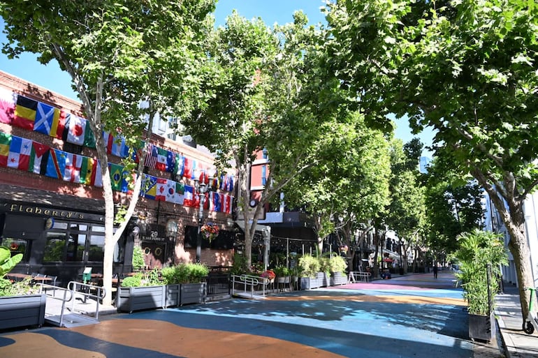 La zona del Fan Fest se está montando en San José.